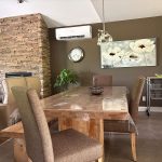 heergement-mont-sainte-anne-chalet-5-salon1